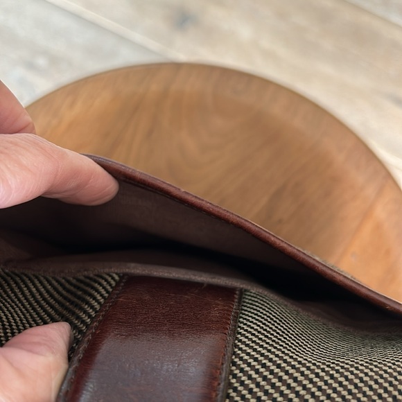 Brighton Crossbody Bag - Picture 2 of 10